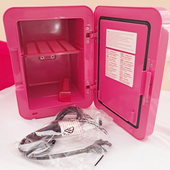 Barbie Mini Fridge  Thermoelectric Cooler. Brand New with Tag, in a Box - Picture 16 of 17